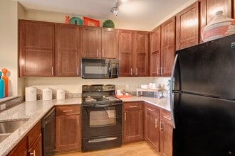 The Promenade Apartments at Pinnacle Hills in Rogers, AR - Foto de edificio - Building Photo