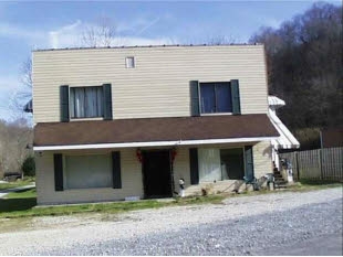 2544 McComas Rd in Barboursville, WV - Foto de edificio