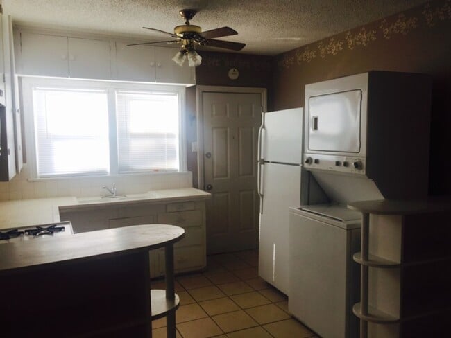 615 Monroe St in Kilgore, TX - Building Photo - Building Photo