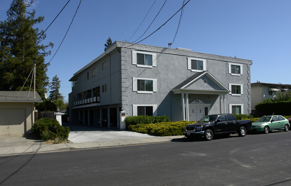 Regent Manor in Redwood City, CA - Building Photo