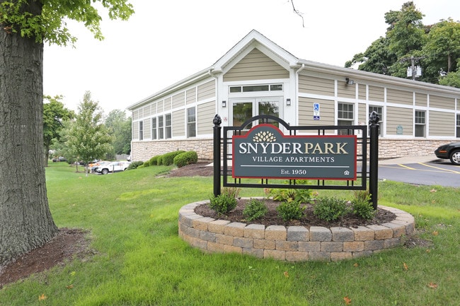 SnyderPark Village Apartments in Amherst, NY - Building Photo - Building Photo