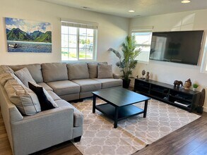 848 W Edinburgh Dr in North Salt Lake, UT - Building Photo - Building Photo