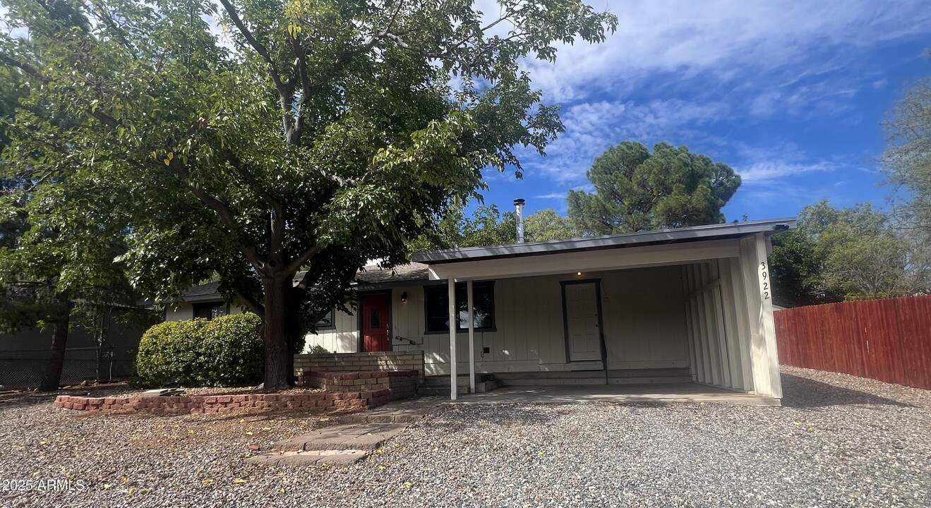 3922 E Del Rio Dr in Cottonwood, AZ - Building Photo