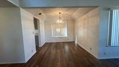 44621 Grove Ln in Lancaster, CA - Building Photo - Building Photo