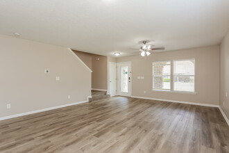 12290 Lawson Creek Dr in Jacksonville, FL - Foto de edificio - Building Photo