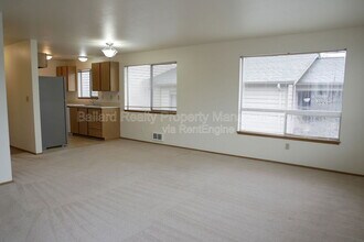 3232 21st Ave W in Seattle, WA - Building Photo - Building Photo