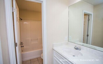 9910 Weatherford Ave in Lubbock, TX - Foto de edificio - Building Photo