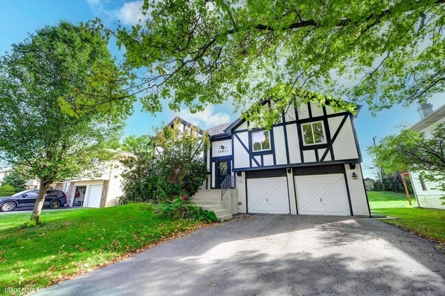 property at 14813 Holly Ct