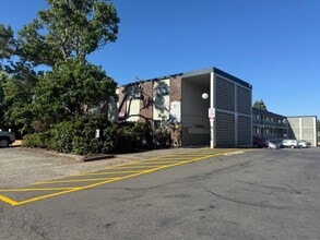 Alpha Phase Apartments in Burien, WA - Building Photo - Building Photo