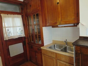 3542 N Meade Ave, Unit 2nd Floor in Chicago, IL - Building Photo - Building Photo