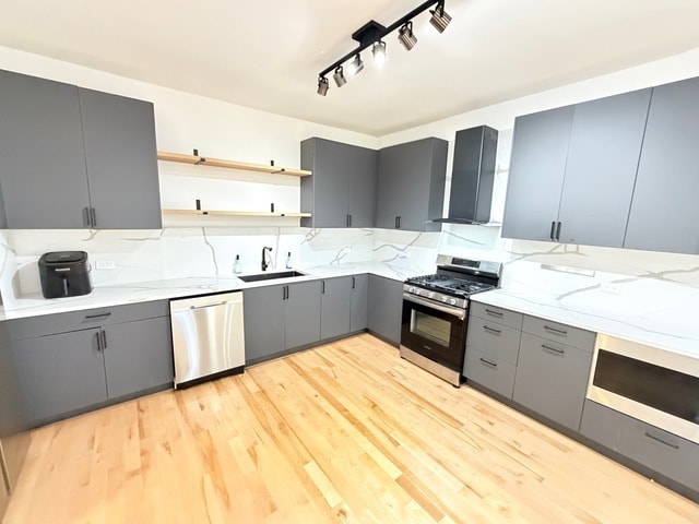 1945 W Thomas St, Unit 1 in Chicago, IL - Building Photo - Building Photo