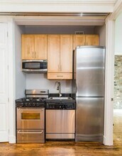 47 E 1st St, Unit 1R in New York, NY - Building Photo - Building Photo