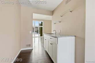 4606 Strandwyck Rd in West Bloomfield Township, MI - Building Photo - Building Photo