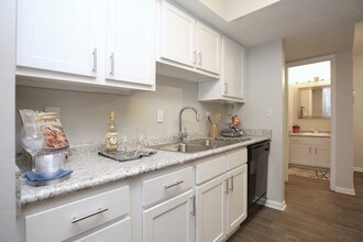 Enclave at Roswell in Roswell, GA - Building Photo - Interior Photo