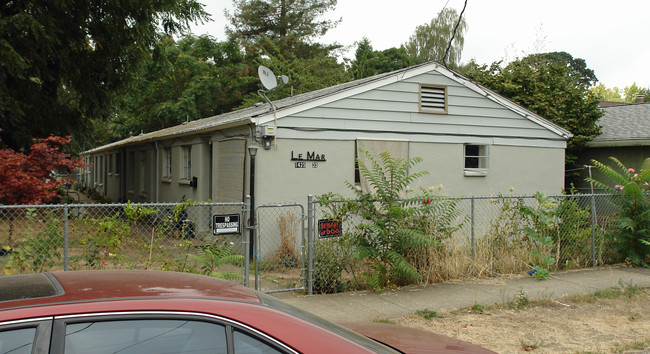 Le Mar Apartments in Salem, OR - Building Photo - Building Photo