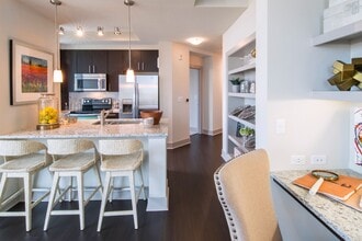 Nouvelle in McLean, VA - Foto de edificio - Building Photo