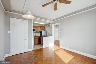 2031 Locust St in Philadelphia, PA - Foto de edificio - Building Photo