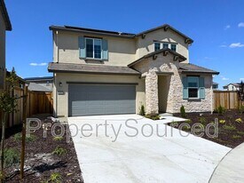 1567 Halo Ave in Manteca, CA - Building Photo