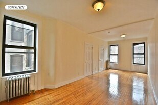 505 W 122nd St in New York, NY - Building Photo
