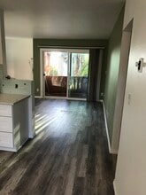 5051 La Jolla Blvd, Unit 5051- La Jolla Blvd. #301 in San Diego, CA - Building Photo - Building Photo