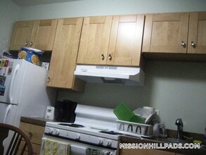 883 Huntington Ave, Unit G-4 in Boston, MA - Foto de edificio - Building Photo