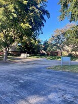 1700 Embassy Dr in West Palm Beach, FL - Building Photo