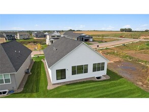 2133 Westpointe Dr in Hastings, MN - Building Photo - Building Photo