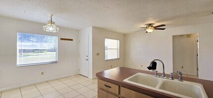 10 Lynne Ln in Frostproof, FL - Building Photo - Building Photo