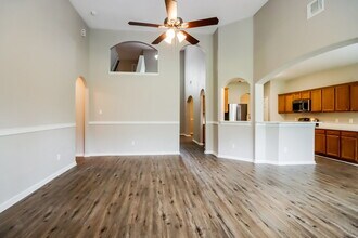 1063 Shadow Glenn Dr in Conroe, TX - Building Photo - Building Photo