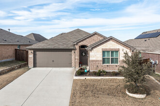 Lennar at Aspen Meadows in Aubrey, TX - Building Photo - Building Photo