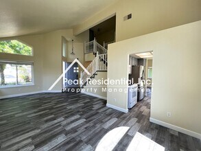 912 Vintage Oak Ave in Galt, CA - Building Photo - Building Photo