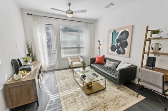 Opal Legacy Central in Plano, TX - Foto de edificio - Building Photo