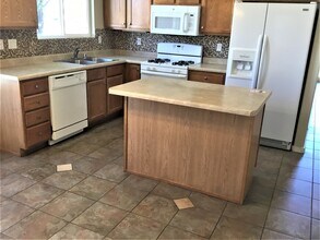 500 Playful Meadows Dr NE in Rio Rancho, NM - Building Photo - Building Photo
