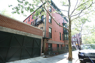 418 Clinton St in Brooklyn, NY - Building Photo - Building Photo