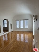 4238 Sutro Ave in Los Angeles, CA - Building Photo - Building Photo