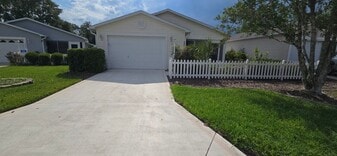 3496 Roanoke St in the Villages, FL - Building Photo