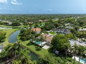 17494 SW 83rd Ct in Palmetto Bay, FL - Foto de edificio - Building Photo