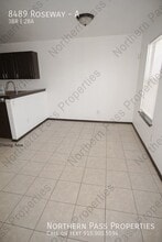 8489 Roseway Dr-Unit -A in El Paso, TX - Building Photo - Building Photo