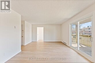 10 Kings Ct in Orillia, ON - Building Photo - Building Photo