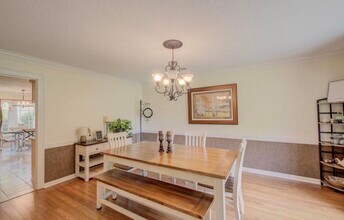 8327 Poplar Pike in Germantown, TN - Building Photo - Building Photo