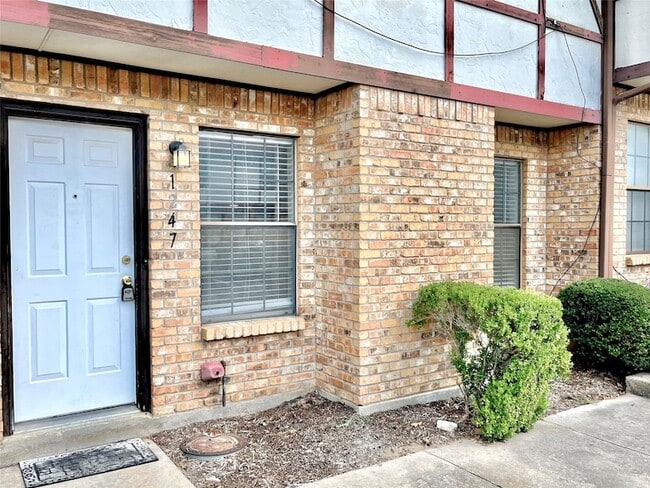 property at 1247 Dallas Dr