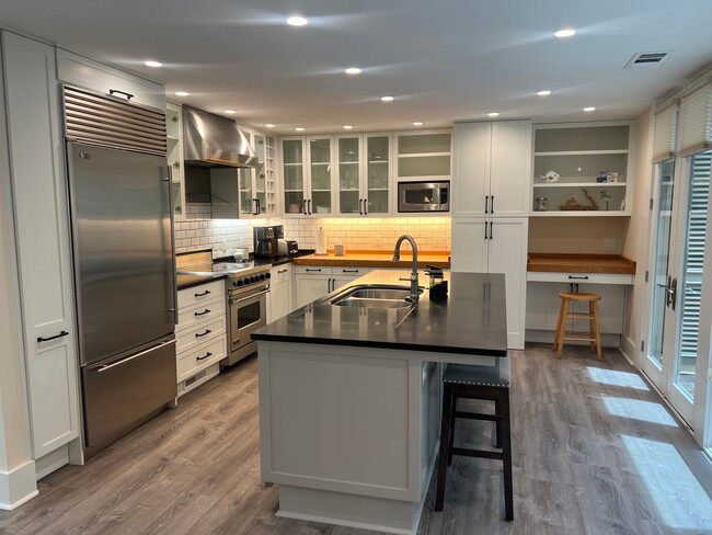 property at 15 Calibogue Cay Rd