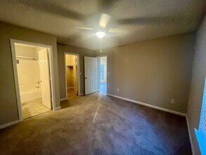 107 Franklin Dr in Central, SC - Foto de edificio - Building Photo