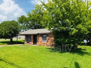 5001 Mobile Hwy in Montgomery, AL - Building Photo - Building Photo