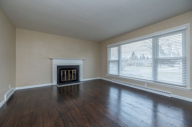 2194 Hawkins Rd in Westlake, OH - Building Photo - Building Photo