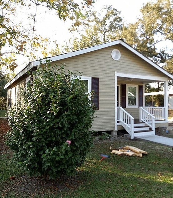 703 Carl C Foulcard Dr in Franklin, LA - Building Photo