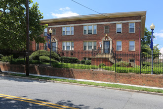 Oxon Run View Apartments in Washington, DC - Building Photo - Building Photo