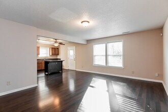 5120 Vanhoy Ln in Charlotte, NC - Building Photo - Building Photo