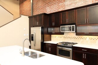 713 S Central St, Unit 104 in Knoxville, TN - Building Photo - Building Photo