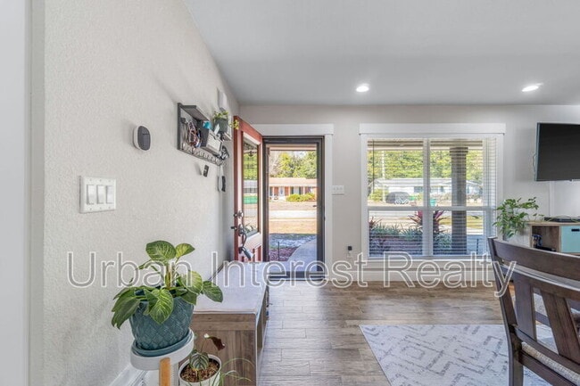 708 Marcia Cir in Mary Esther, FL - Building Photo - Building Photo